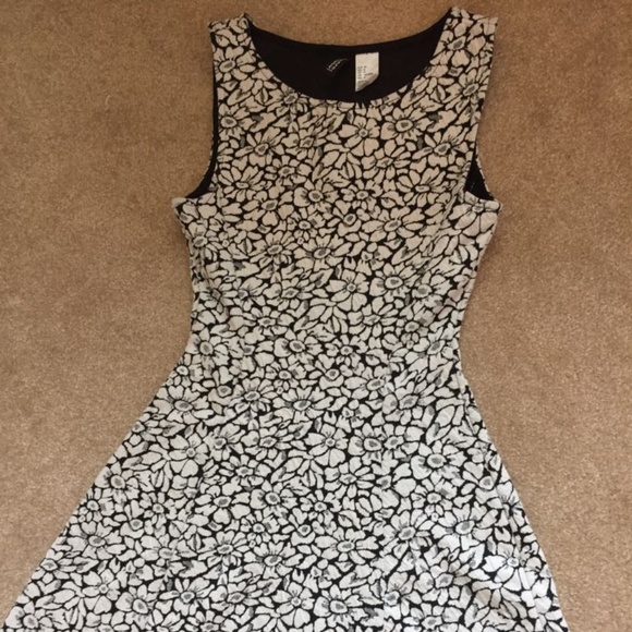 H&M White and Black Dress - Picture 3 of 4